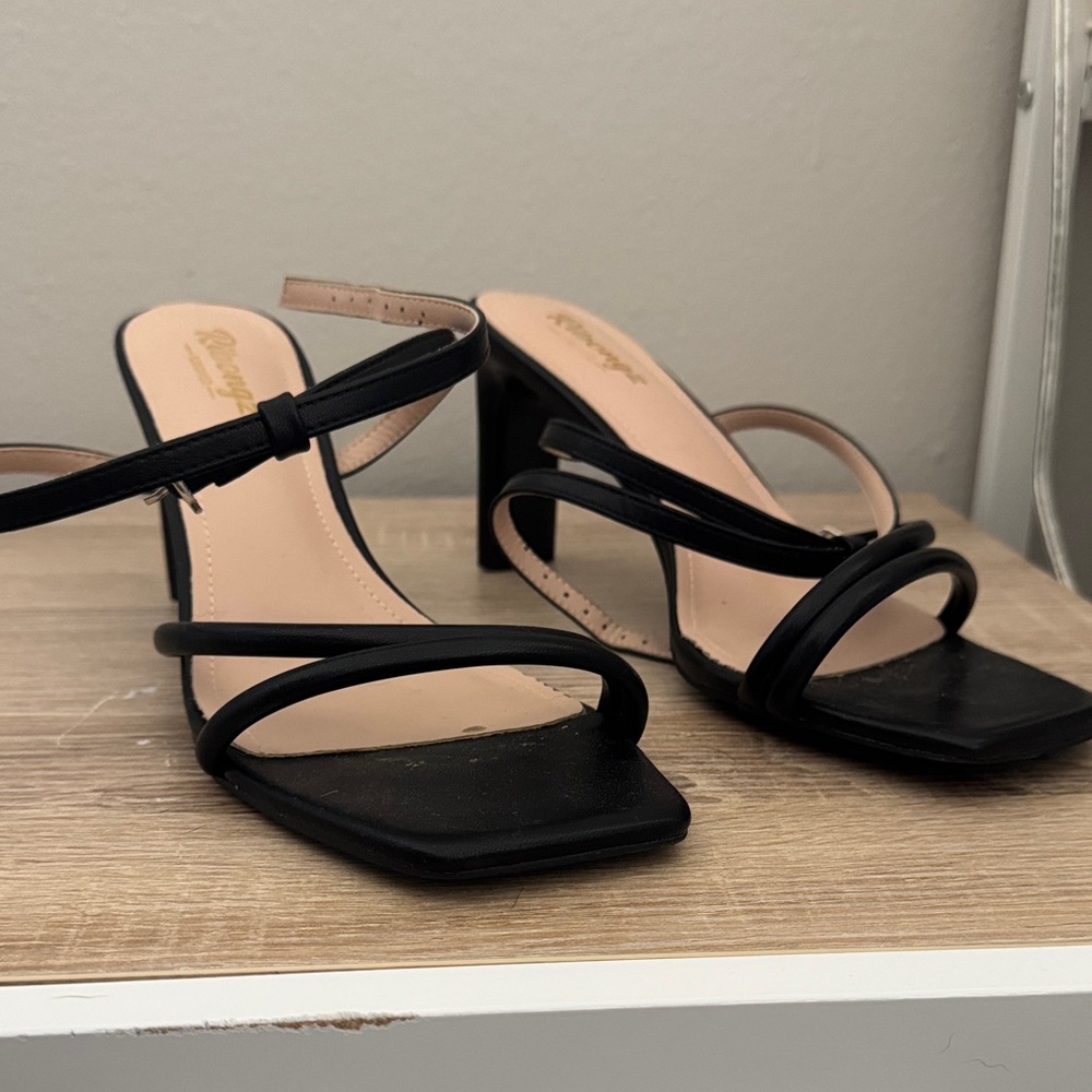 Ribongz Black and Tan Strappy Heels